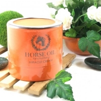 Крем для лица с лошадиным жиром Horse Oil Yanchuntang 70 мл Крем для лица с лошадиным жиром Horse Oil Yanchuntang 70 мл